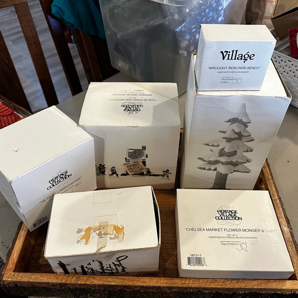 Department 56 Christmas village accessories‎ porcelain